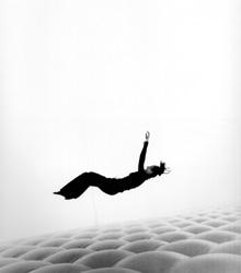 Weck� das Kind in Dir - White Bouncy Castle, Installation von William Forsythe, Dana Caspersen, Joel, Ryan, Deichtorhallen, Hamburg